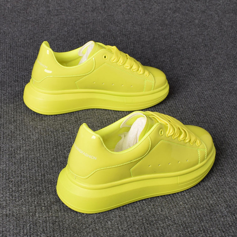 Casual Sneakers Men - Tênis Casuais Brancos Laqueados 2025 para